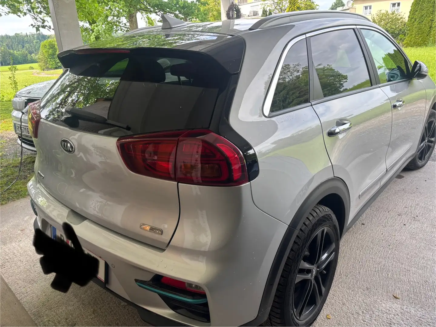 Kia e-Niro Niro EV 64kWh long Range Platin Aut. Platin Silber - 2