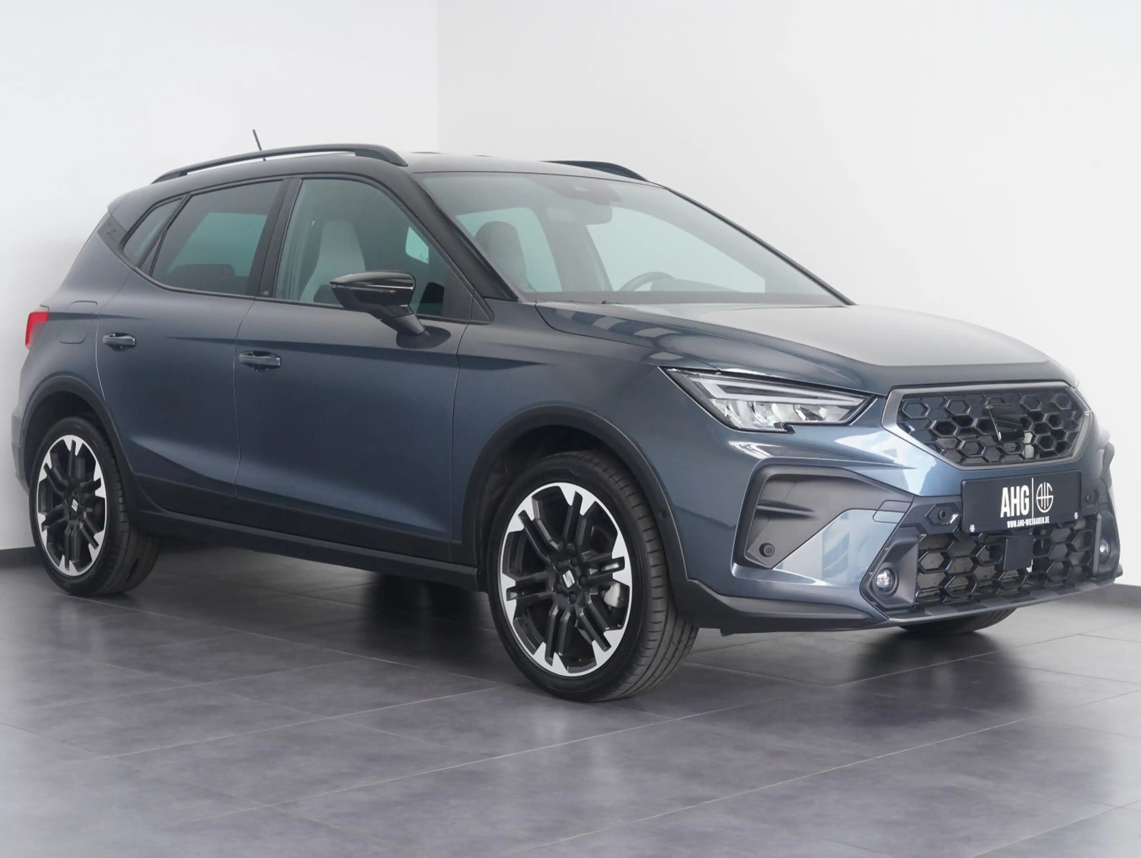 SEAT Arona 1.5 TSI 110 kW FR Black Edition — photo 2