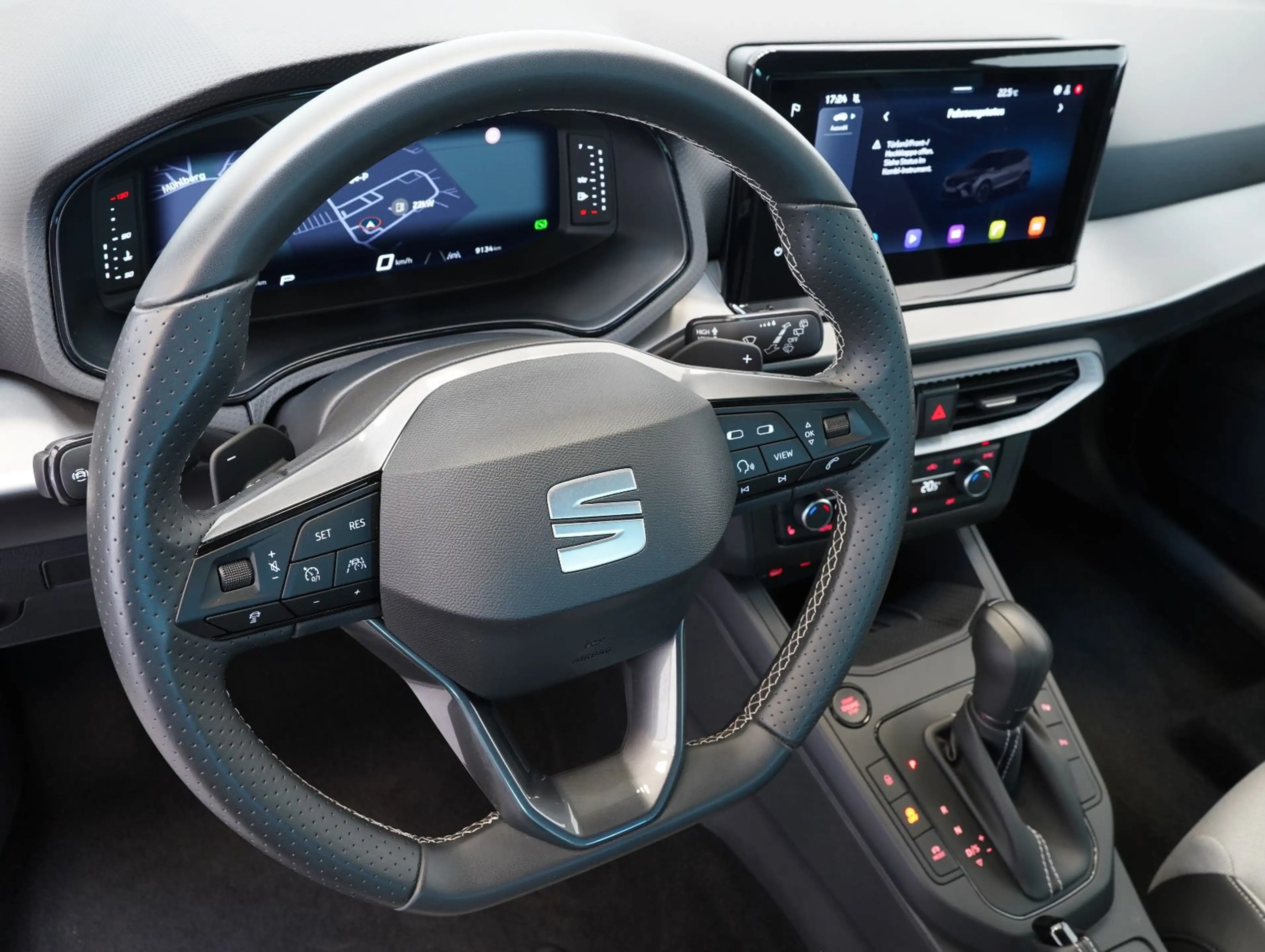 SEAT Arona 1.5 TSI 110 kW FR Black Edition — photo 6