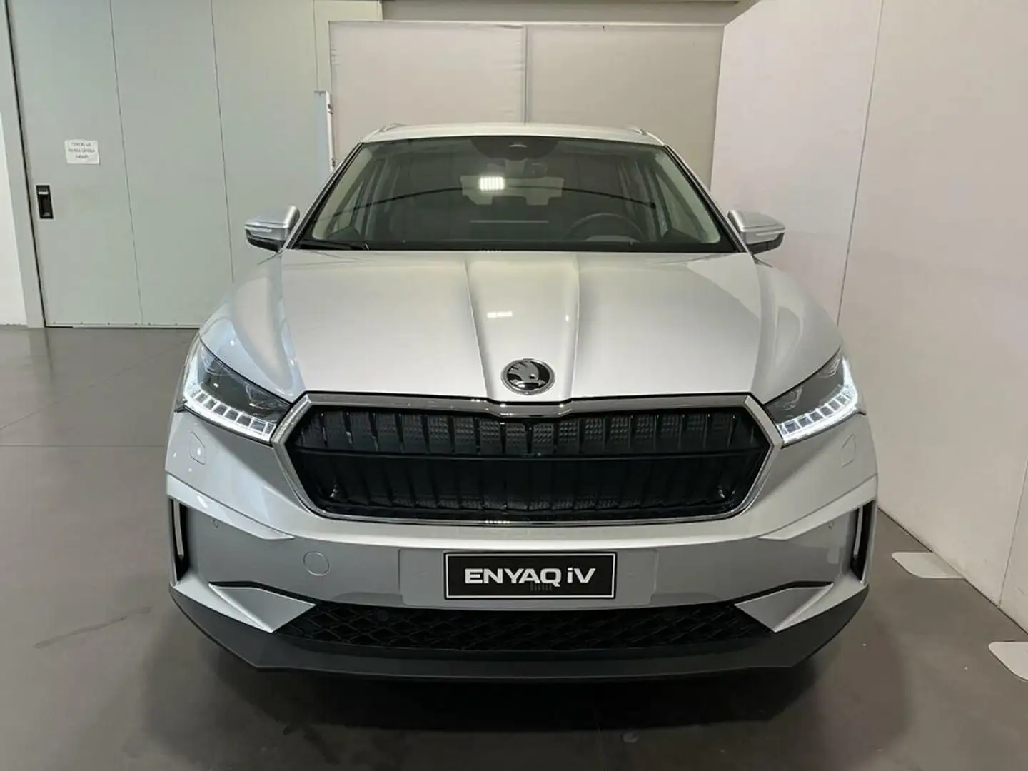 Skoda Enyaq iV 80 Серебристый - 2