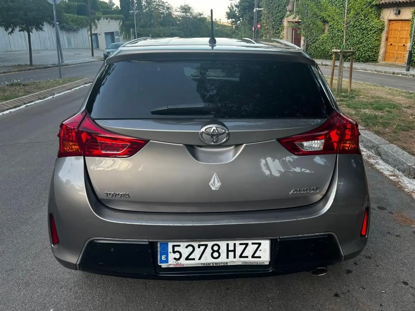 Toyota Auris Auris 130 Business Business Gris - 2