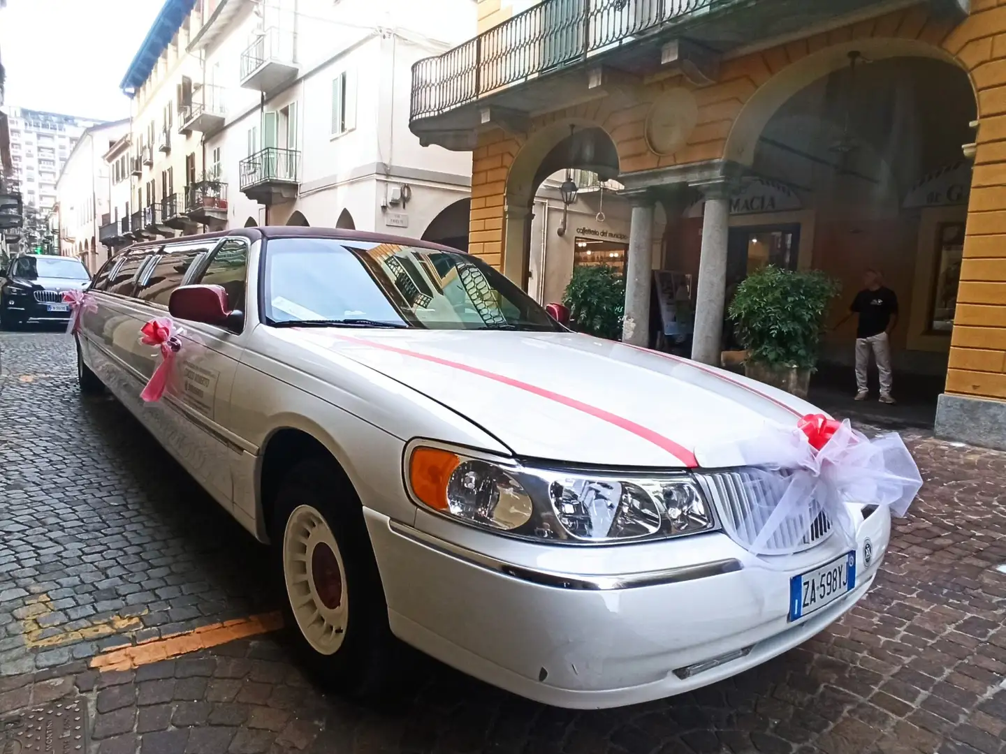 Lincoln Town Car - 1
