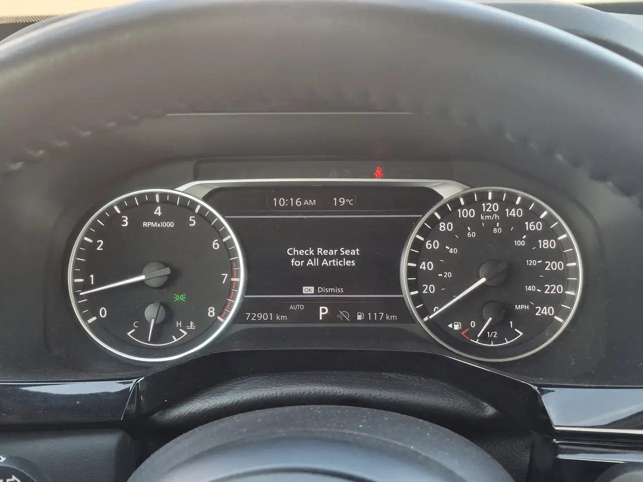 Nissan Pathfinder снимка Nissan Pathfinder