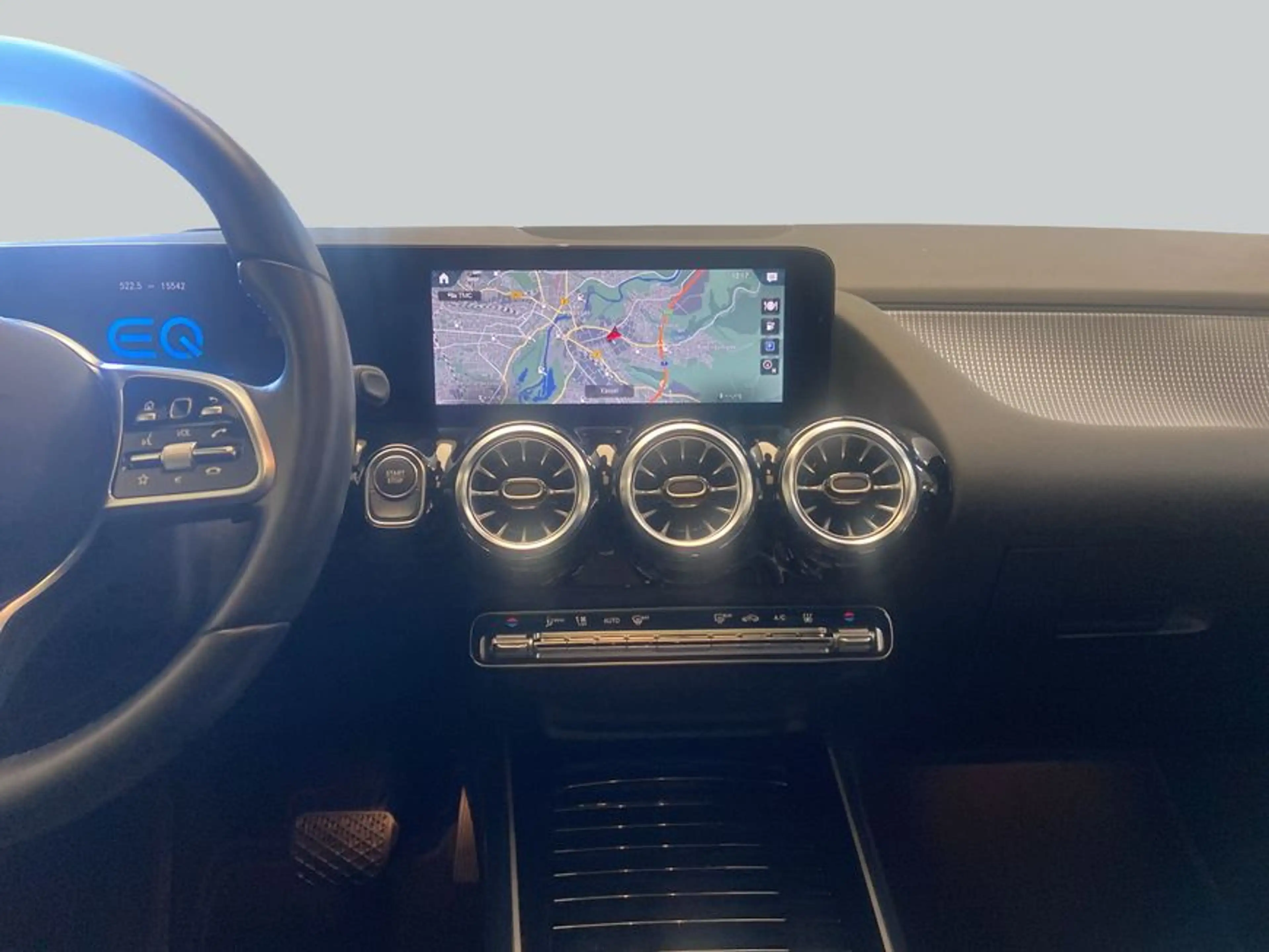 Mercedes-Benz EQA 300 EQA — photo 15