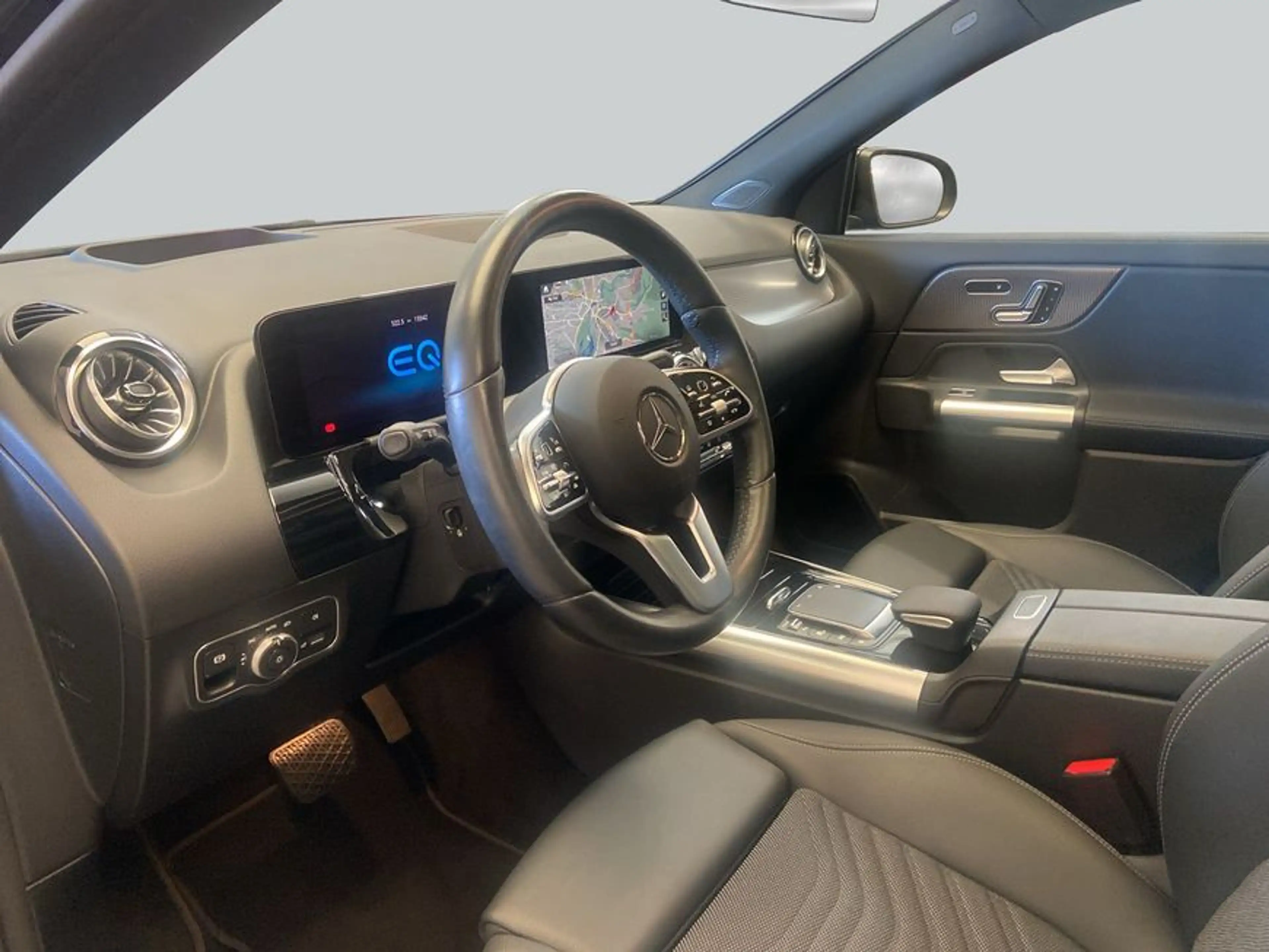 Mercedes-Benz EQA 300 EQA — photo 10