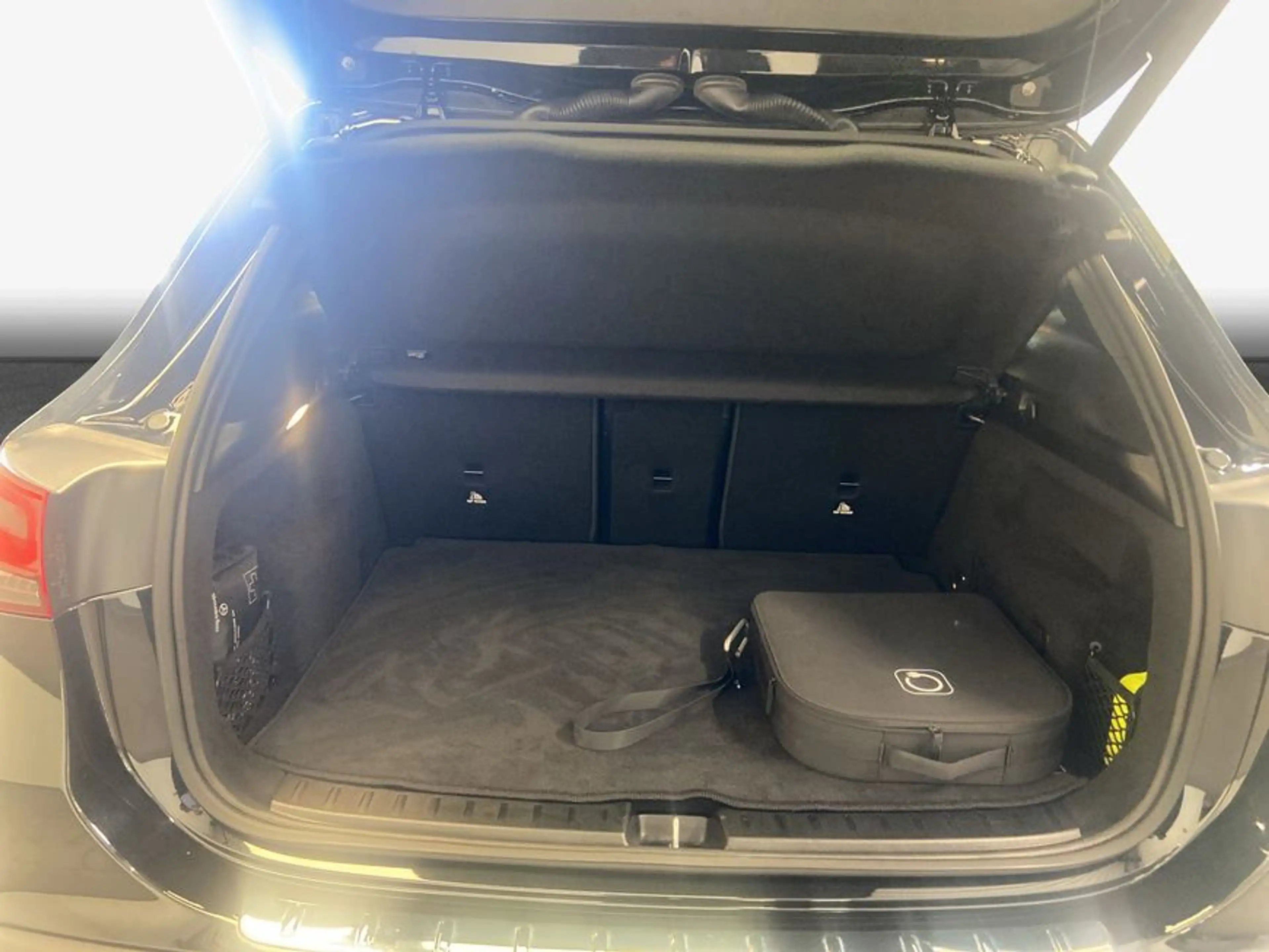Mercedes-Benz EQA 300 EQA — photo 9