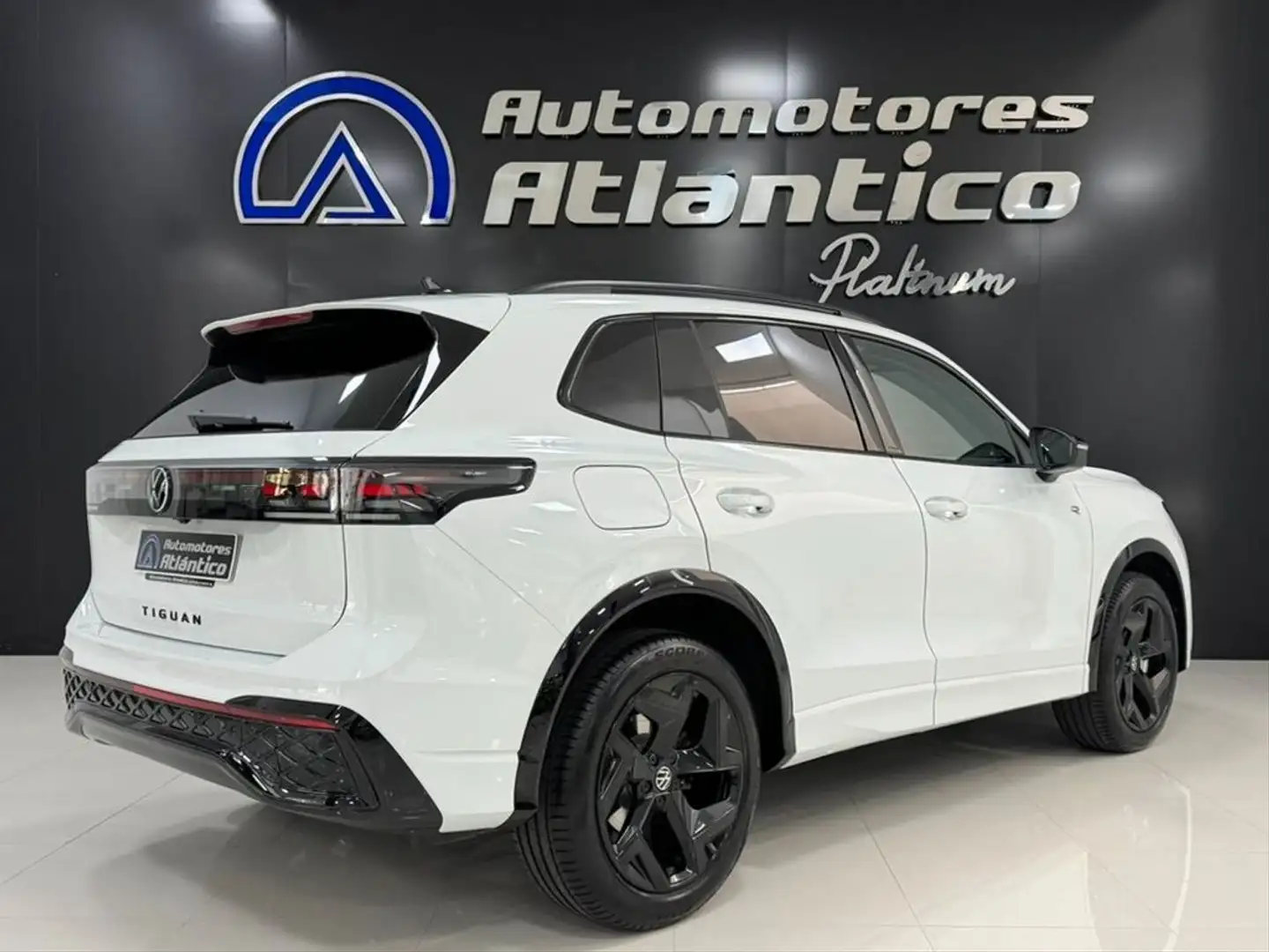 Volkswagen Tiguan RLine 1.5 TSI eHybrid 150kW 204CV DSG Blanc - 2