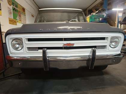 Chevrolet Suburban C10