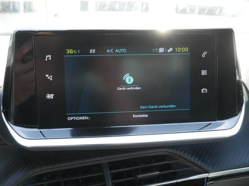 Peugeot e-2008 — photo 9