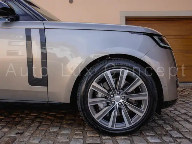 Land Rover Range Rover view 6