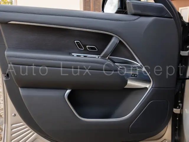 Land Rover Range Rover view 12