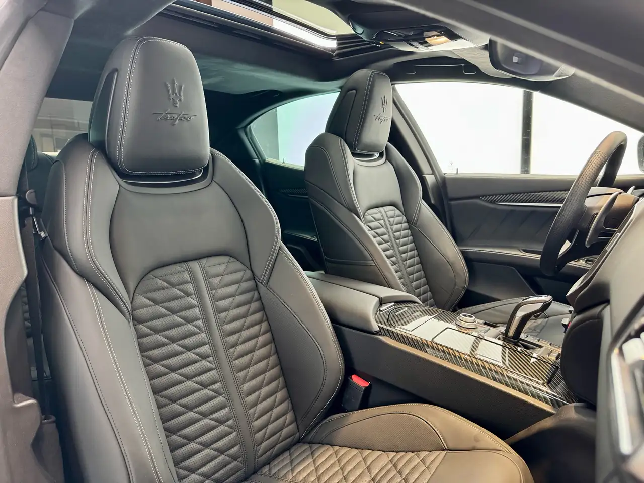Maserati Ghibli 2023 — фото 11