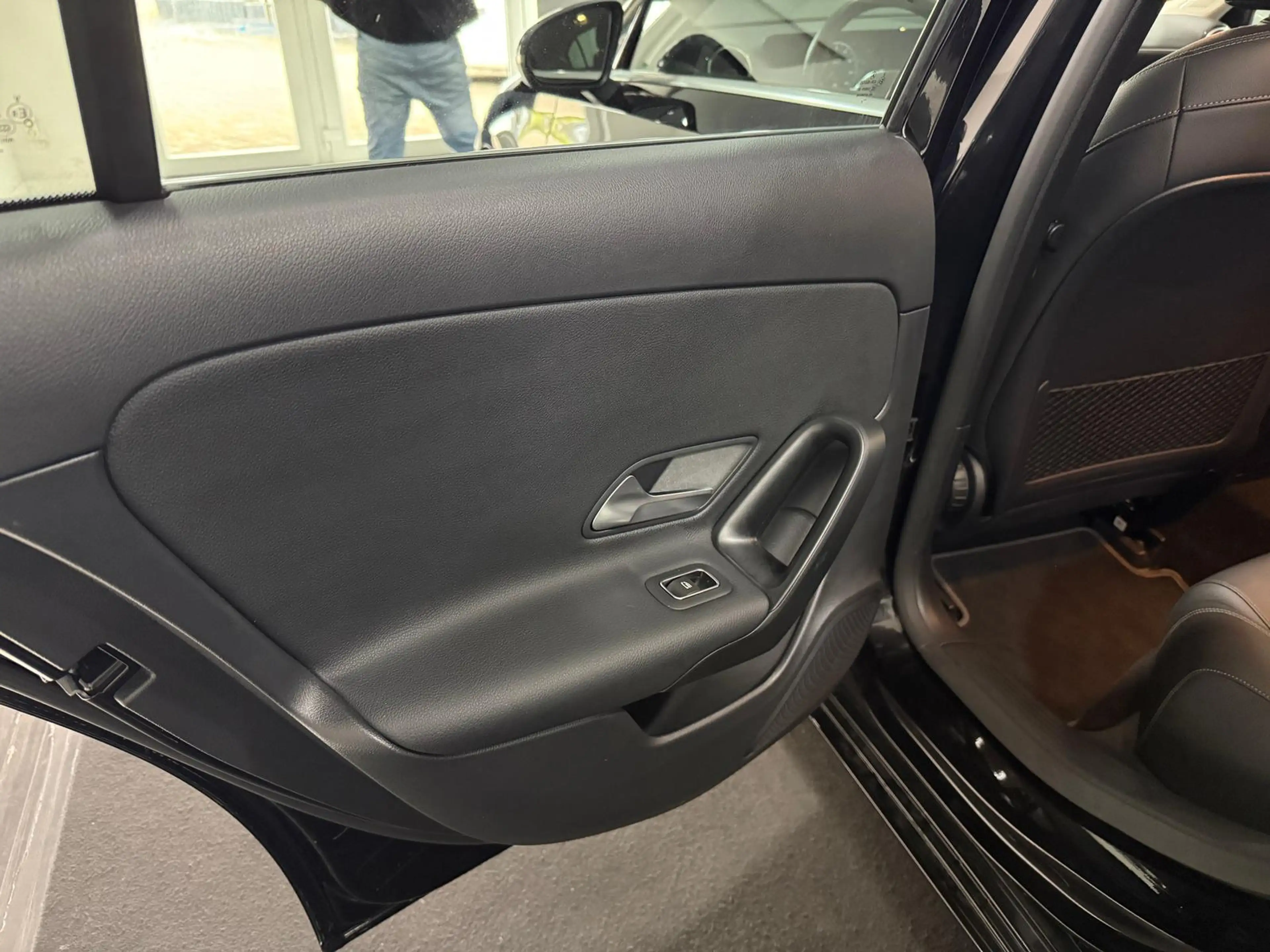 Mercedes-Benz A 180 STYLE*KAMERA*AHK*SHZ*CARPLAY*8xBEREIFT* — photo 14