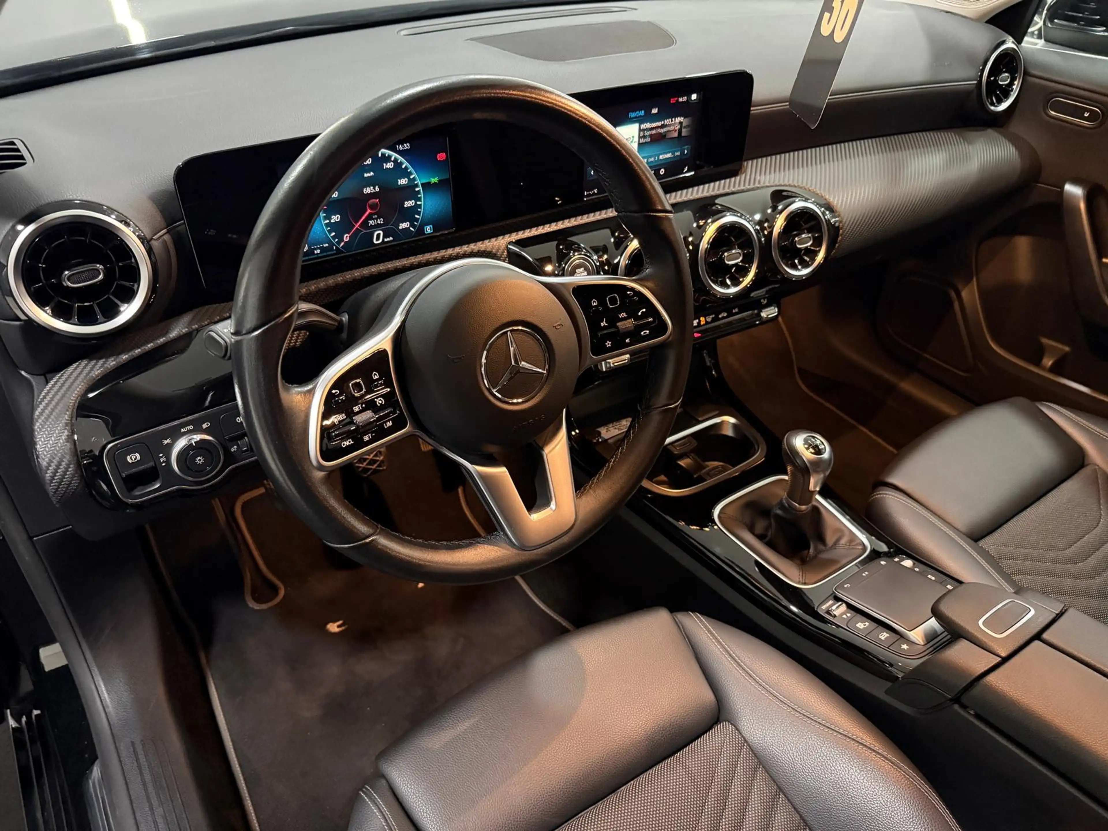 Mercedes-Benz A 180 STYLE*KAMERA*AHK*SHZ*CARPLAY*8xBEREIFT* — photo 11