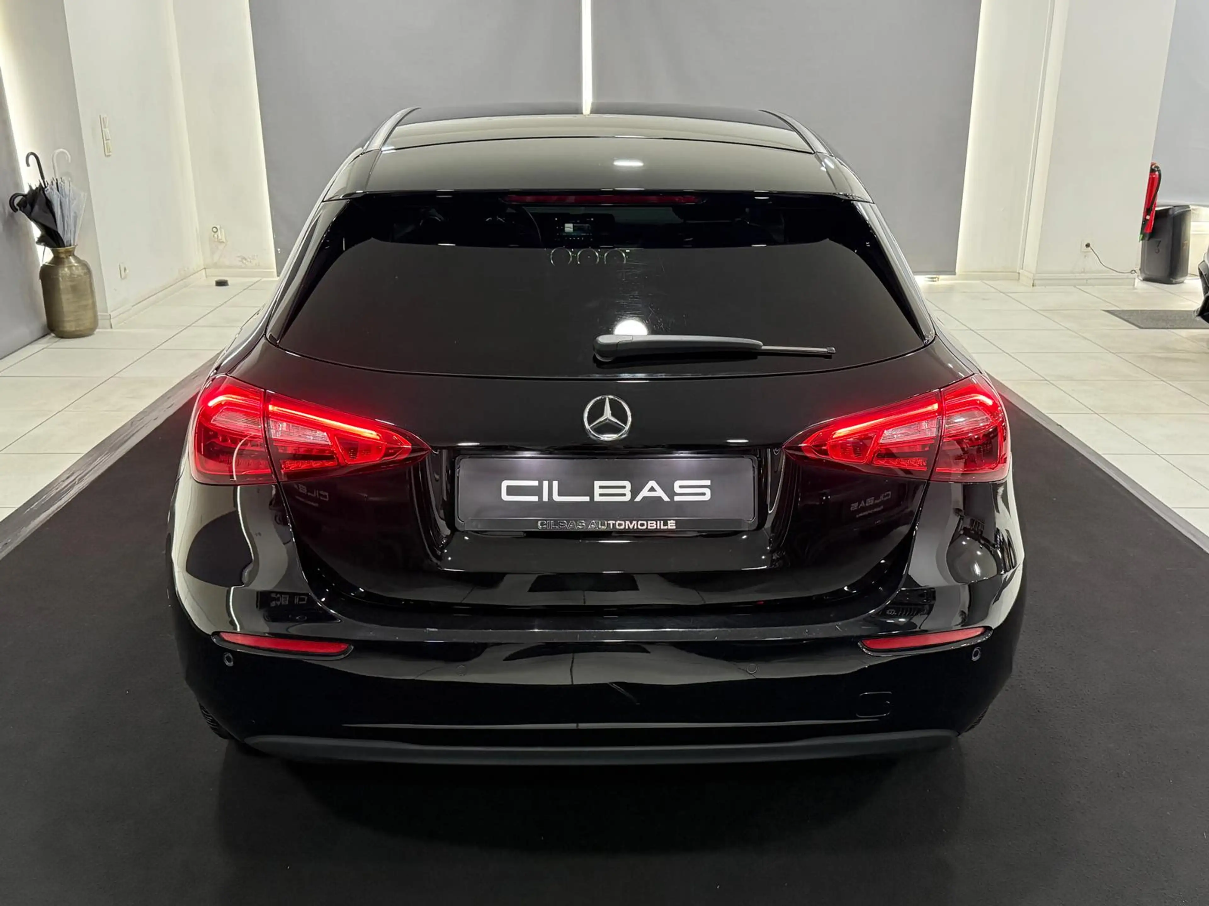 Mercedes-Benz A 180 STYLE*KAMERA*AHK*SHZ*CARPLAY*8xBEREIFT* — photo 4