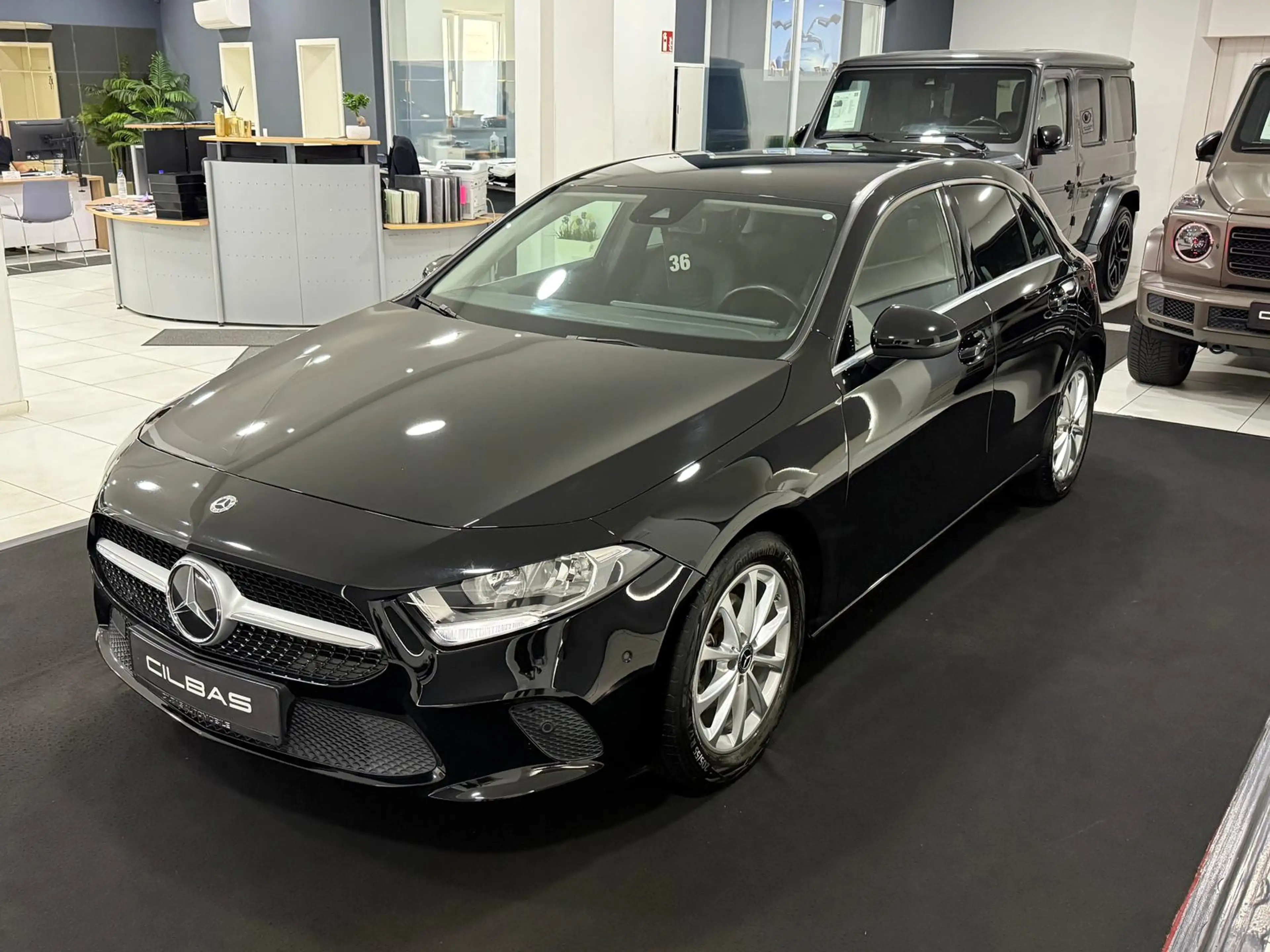 Mercedes-Benz A 180 STYLE*KAMERA*AHK*SHZ*CARPLAY*8xBEREIFT*