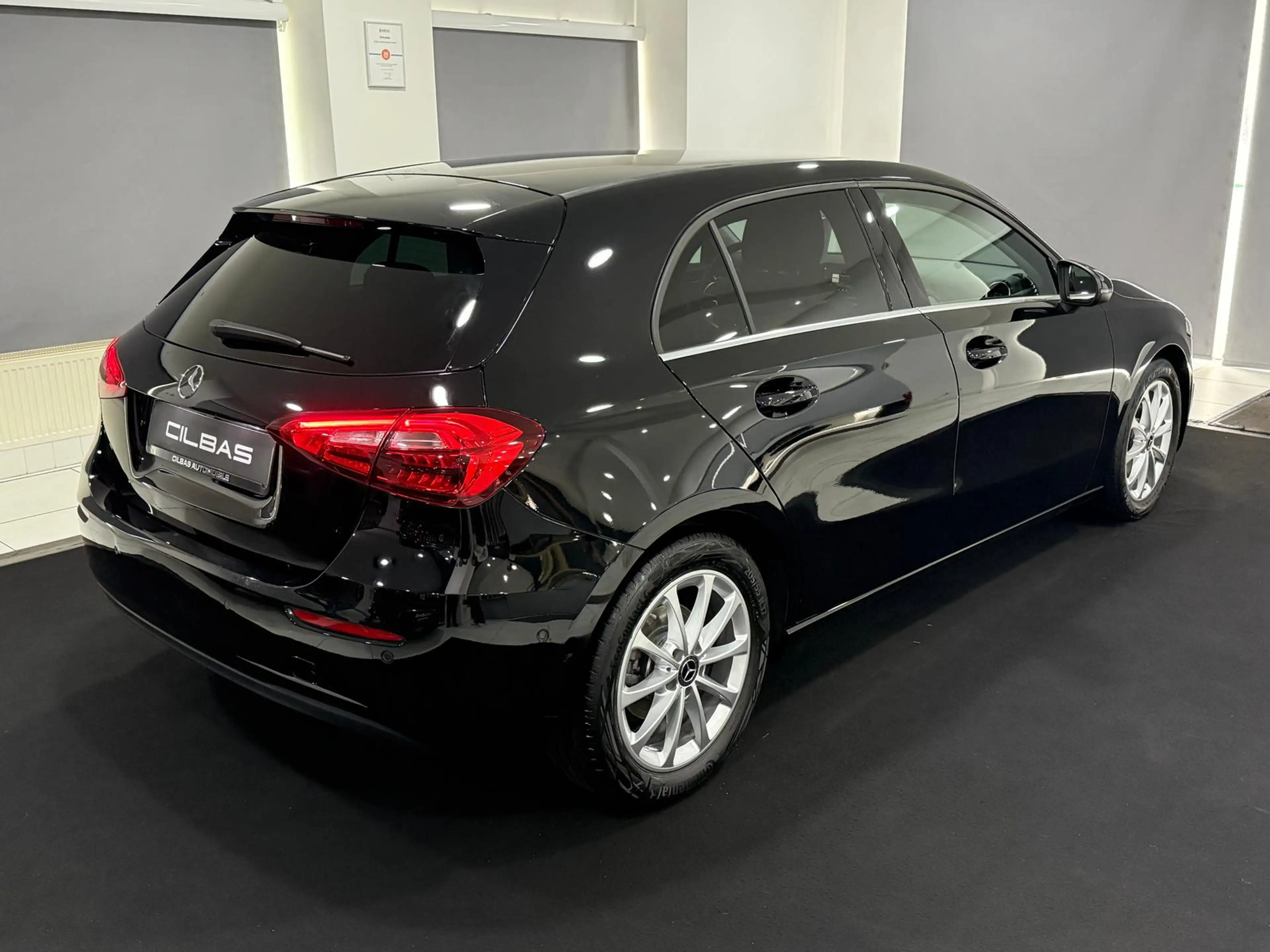 Mercedes-Benz A 180 STYLE*KAMERA*AHK*SHZ*CARPLAY*8xBEREIFT* — photo 5
