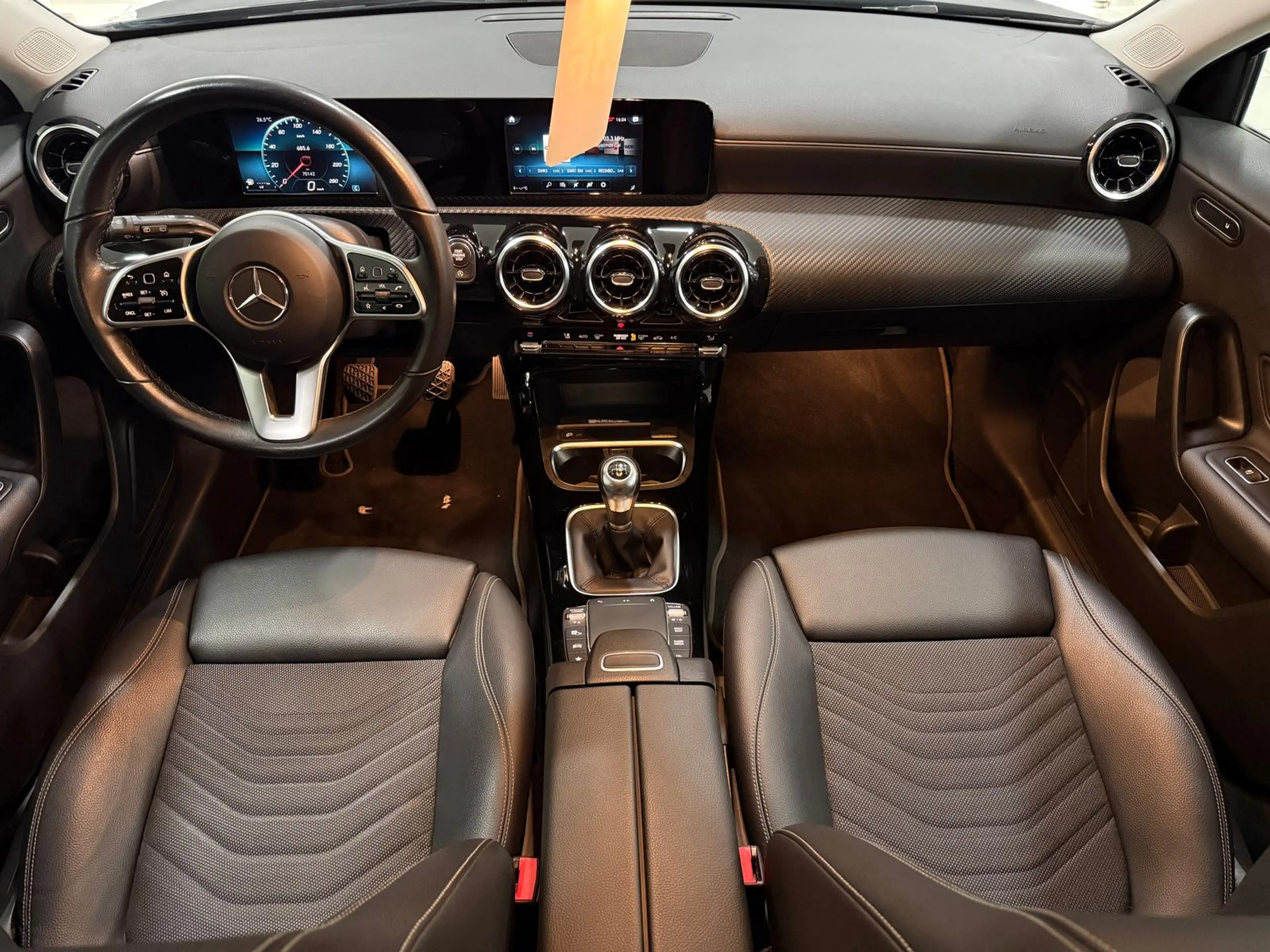 Mercedes-Benz A 180 STYLE*KAMERA*AHK*SHZ*CARPLAY*8xBEREIFT* — photo 13