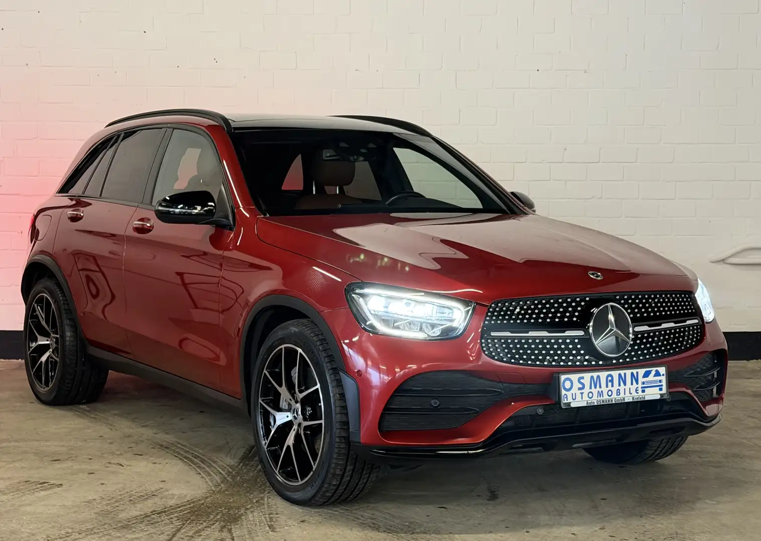 Mercedes-Benz GLC 300 d 4Matic 9G-TRONIC AMG Line Panorama Червоний - 1