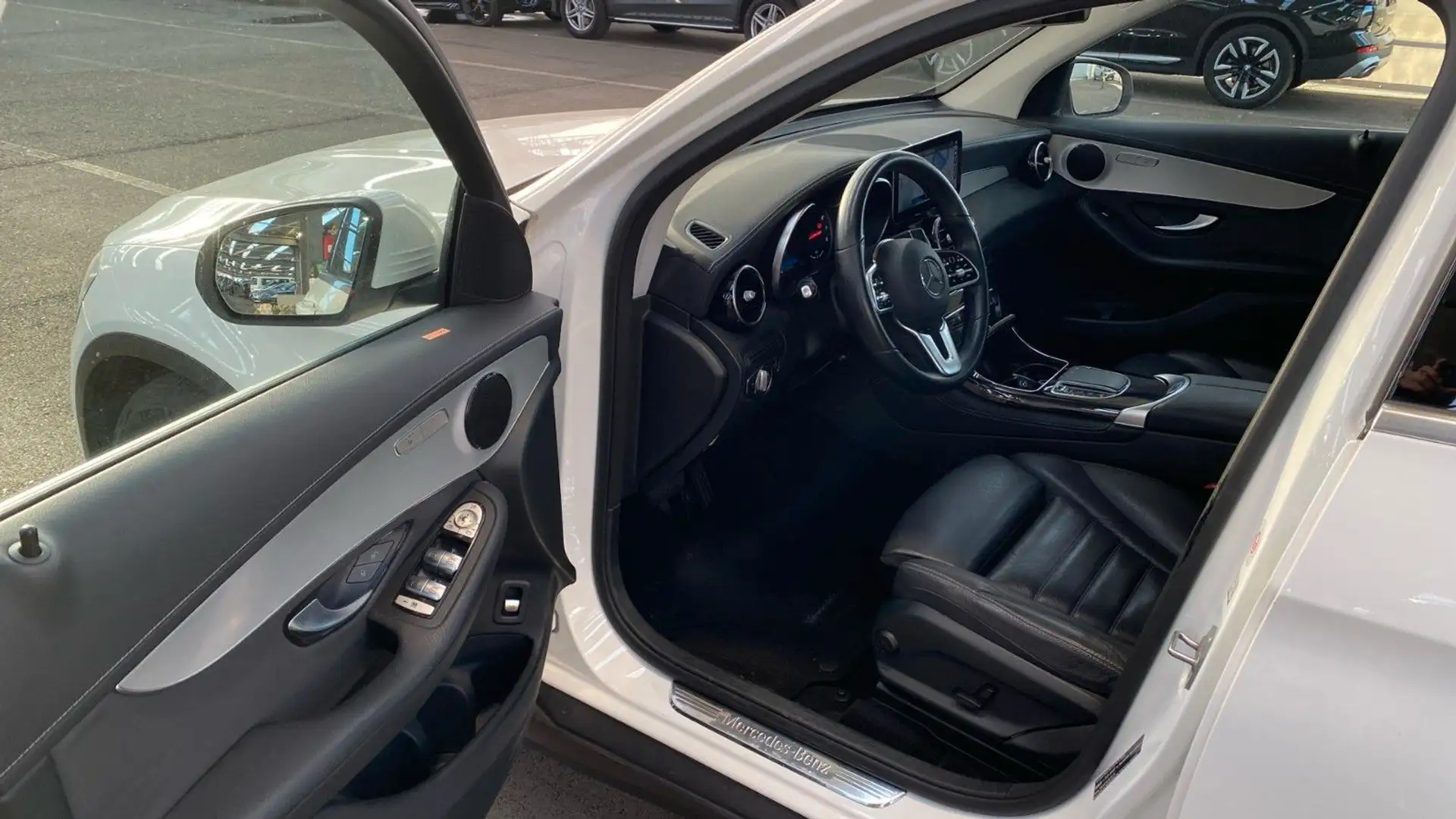 Mercedes-Benz GLC 200 4Matic LED Kamera Leder 19 Zoll Blanc - 2