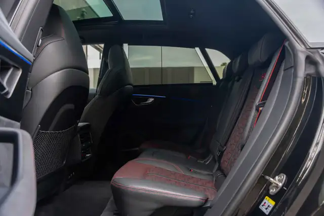 Audi RS Q8 view 13