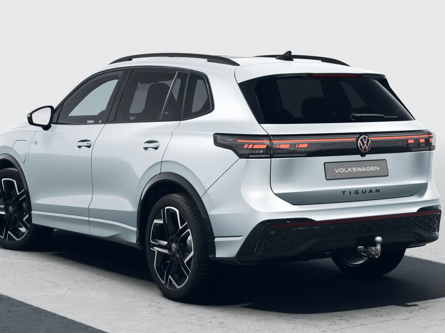 Volkswagen Tiguan R-Line-Edition 1.5 eHybrid 150 kW / 204 pk SUV 6 v Zilver - 2