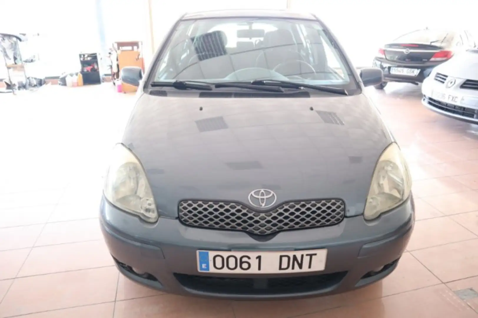Toyota Yaris 1.4D4-D Expo Gris - 2