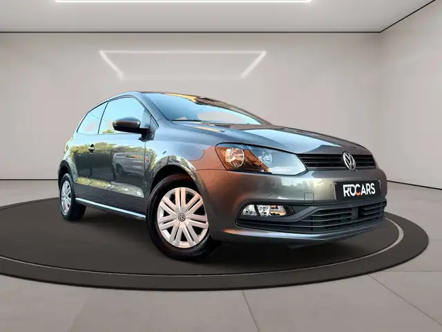 Volkswagen Polo view 3