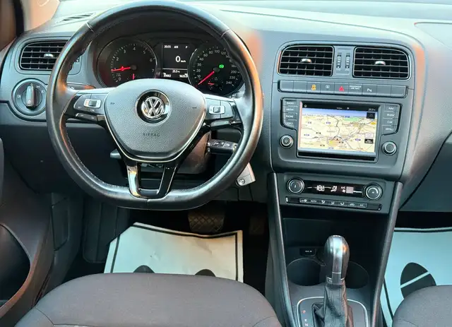 Volkswagen Polo view 19