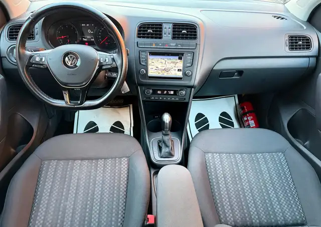Volkswagen Polo view 12