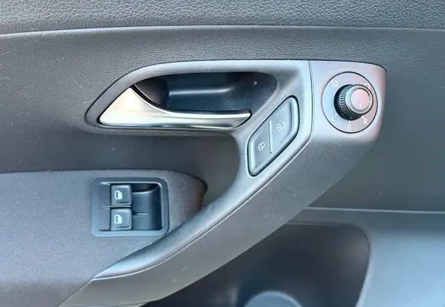 Volkswagen Polo view 10