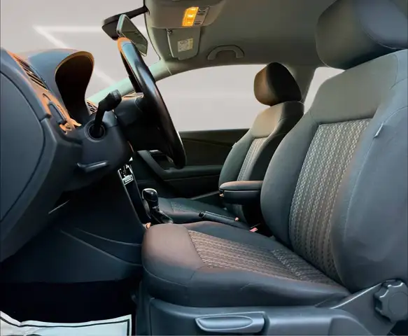 Volkswagen Polo view 11