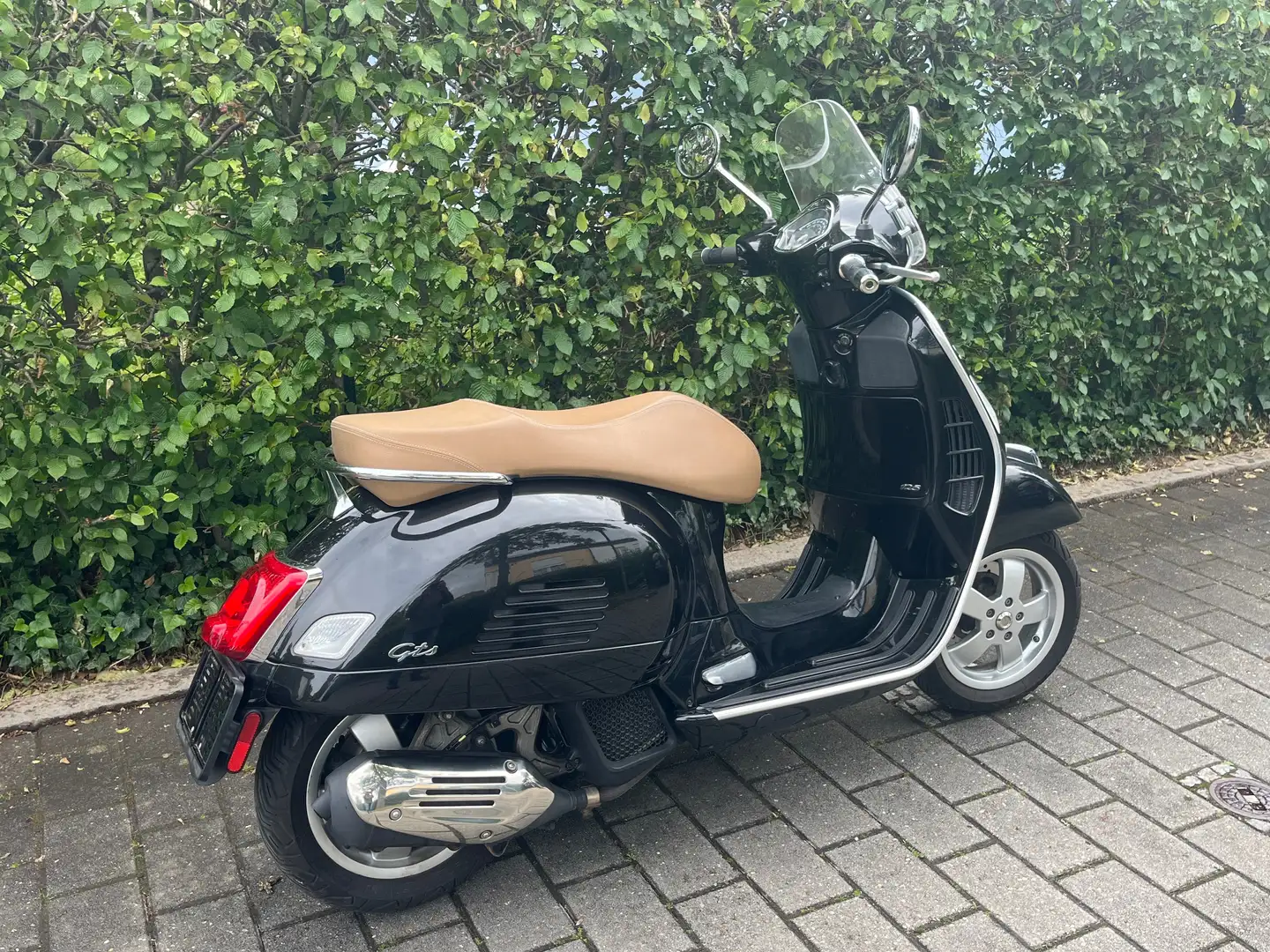 Vespa GTS 125 Černá - 2