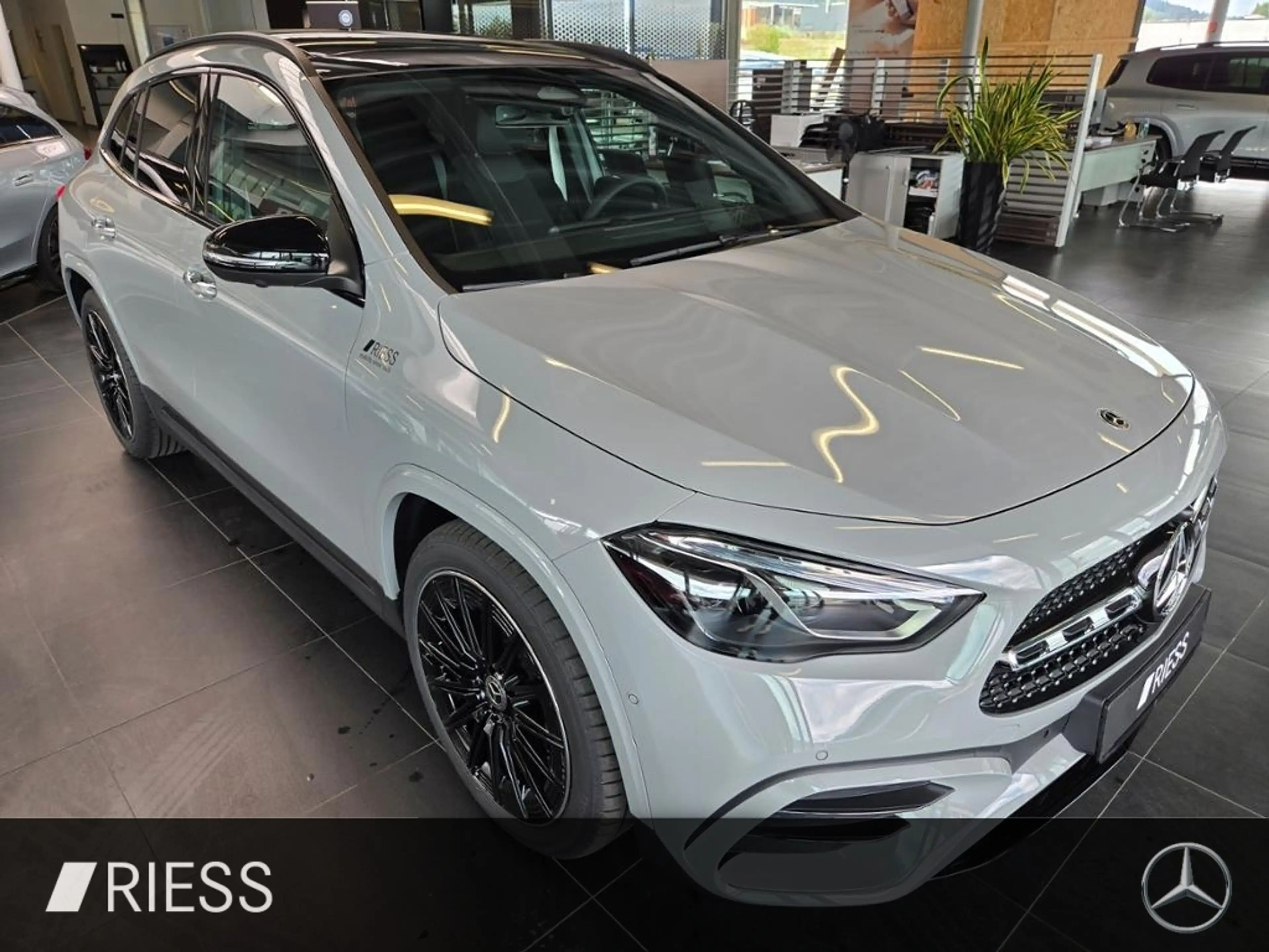 Mercedes-Benz GLA 200 d 4MATIC 360 ACC AHK AUT DynLicht Kam. — photo 8
