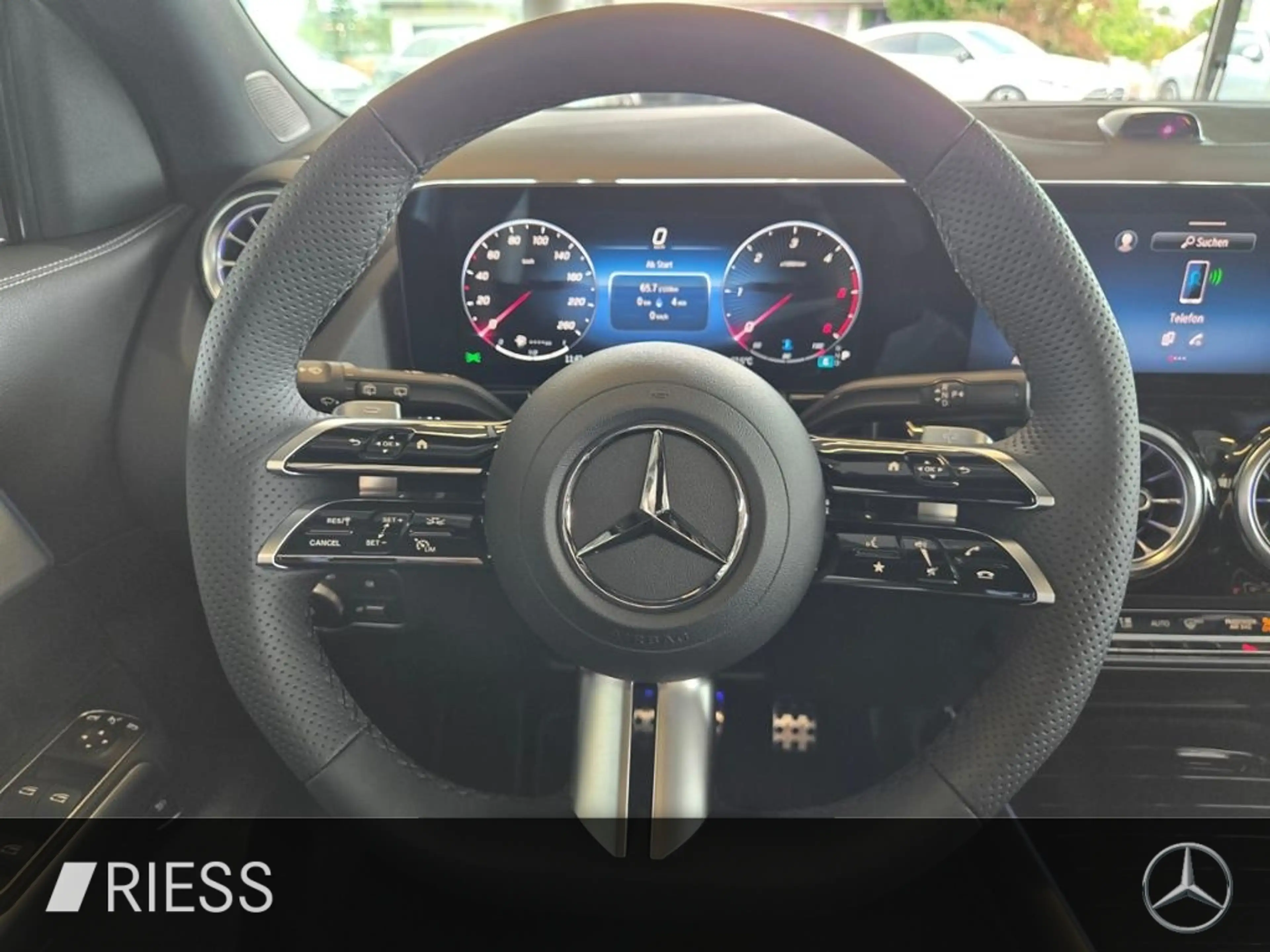 Mercedes-Benz GLA 200 d 4MATIC 360 ACC AHK AUT DynLicht Kam. — photo 13