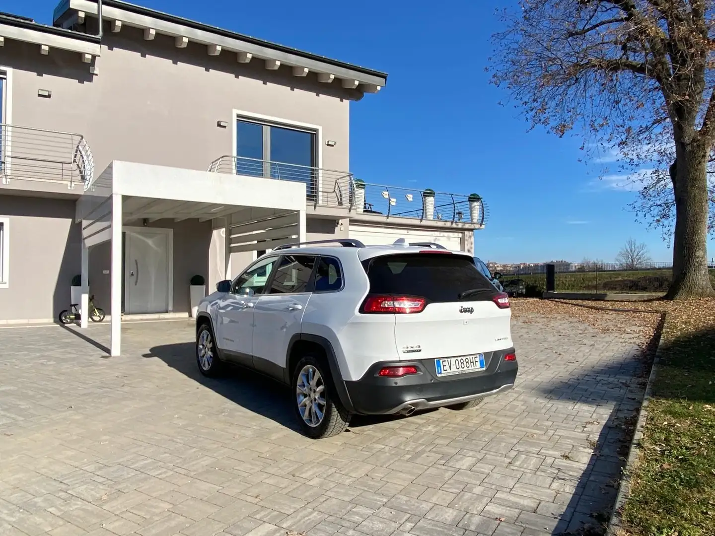 Jeep Cherokee Cherokee 2.0 mjt II Limited 4wd 140cv Bianco - 2