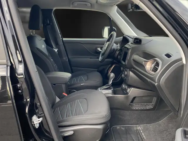 Jeep Renegade view 14