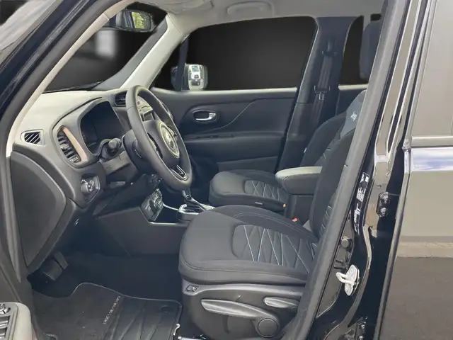Jeep Renegade view 13