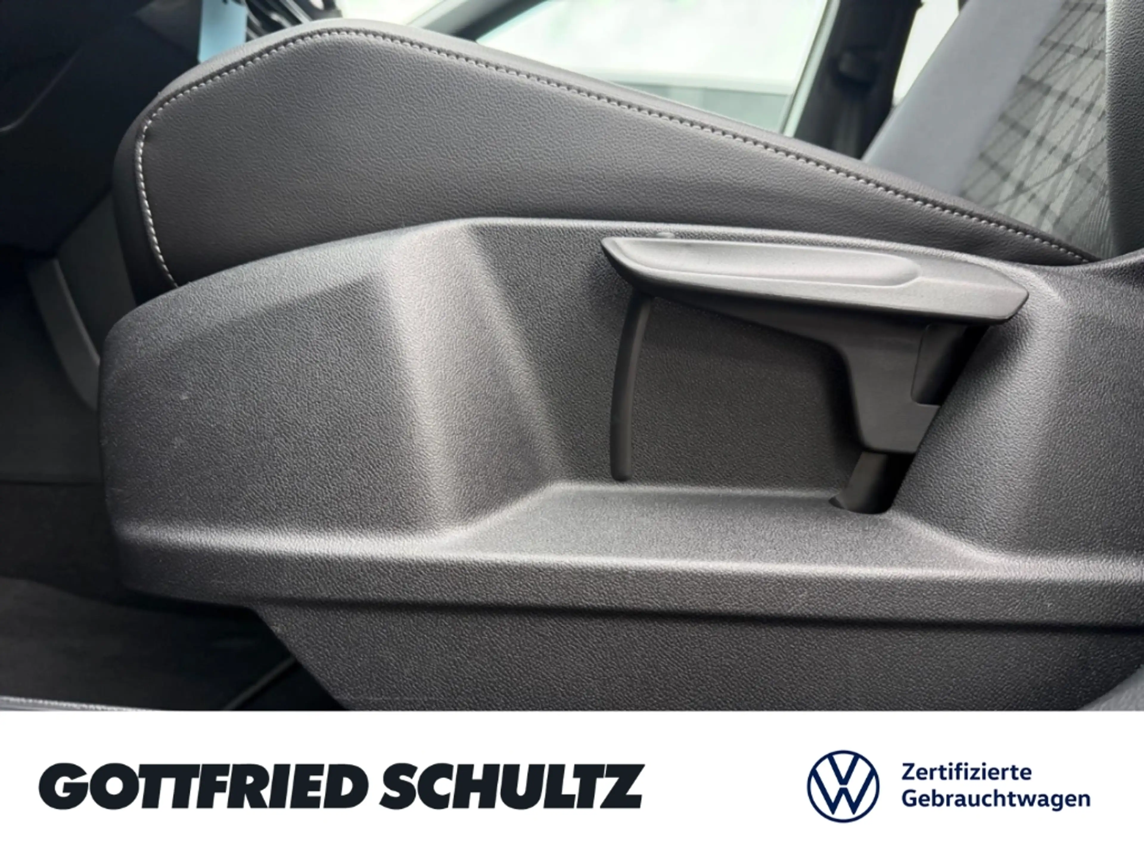 Volkswagen T-Roc R-LINE TSI CARPLAY EINPARKHILFE SITZHEIZUNG LED — photo 14
