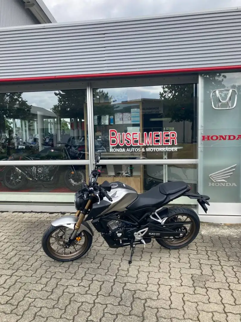 Honda CB 125 R Silber - 2