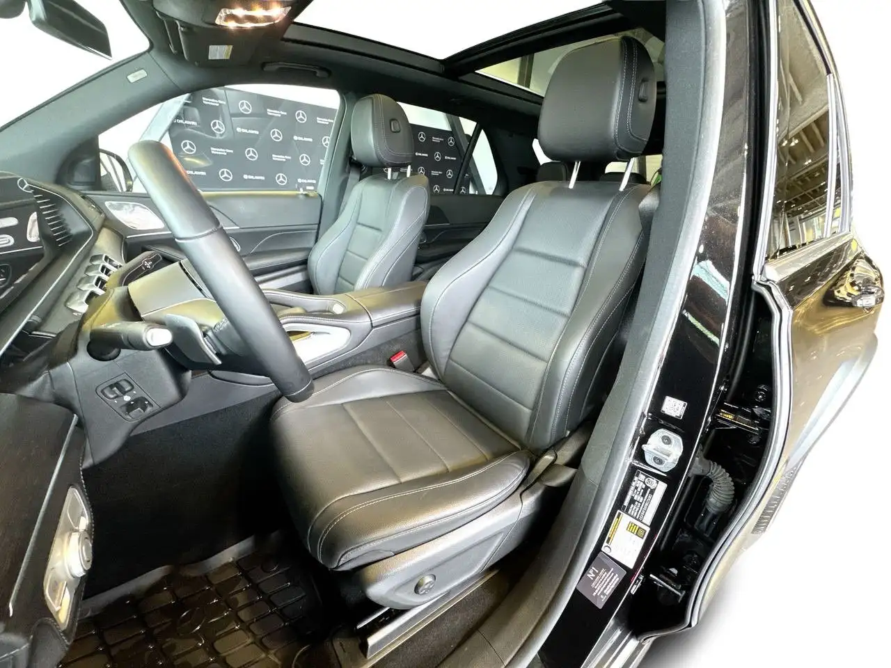 Mercedes-Benz GLE снимка Mercedes-Benz GLE