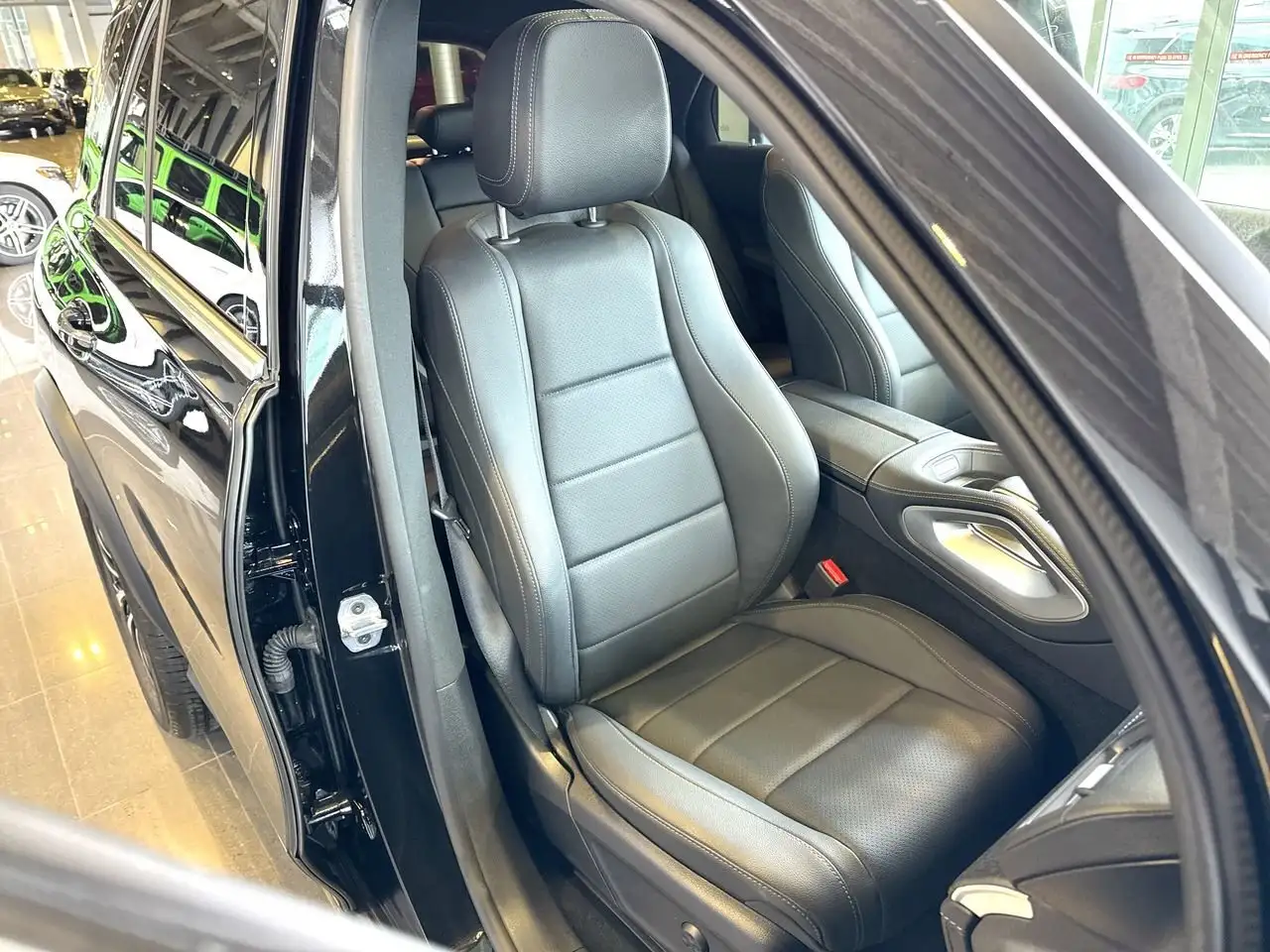 Mercedes-Benz GLE снимка Mercedes-Benz GLE