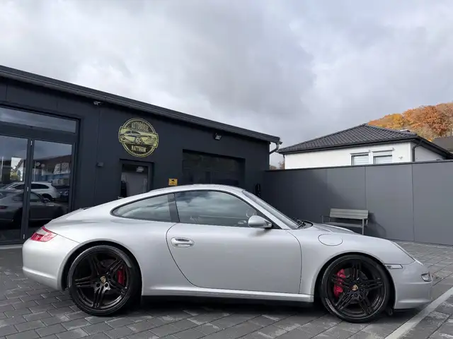 Porsche 997 view 8