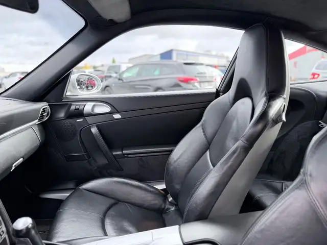Porsche 997 view 12