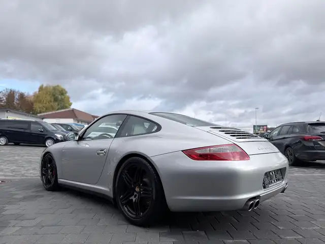 Porsche 997 view 5