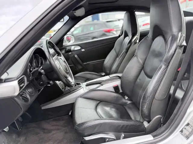 Porsche 997 view 13