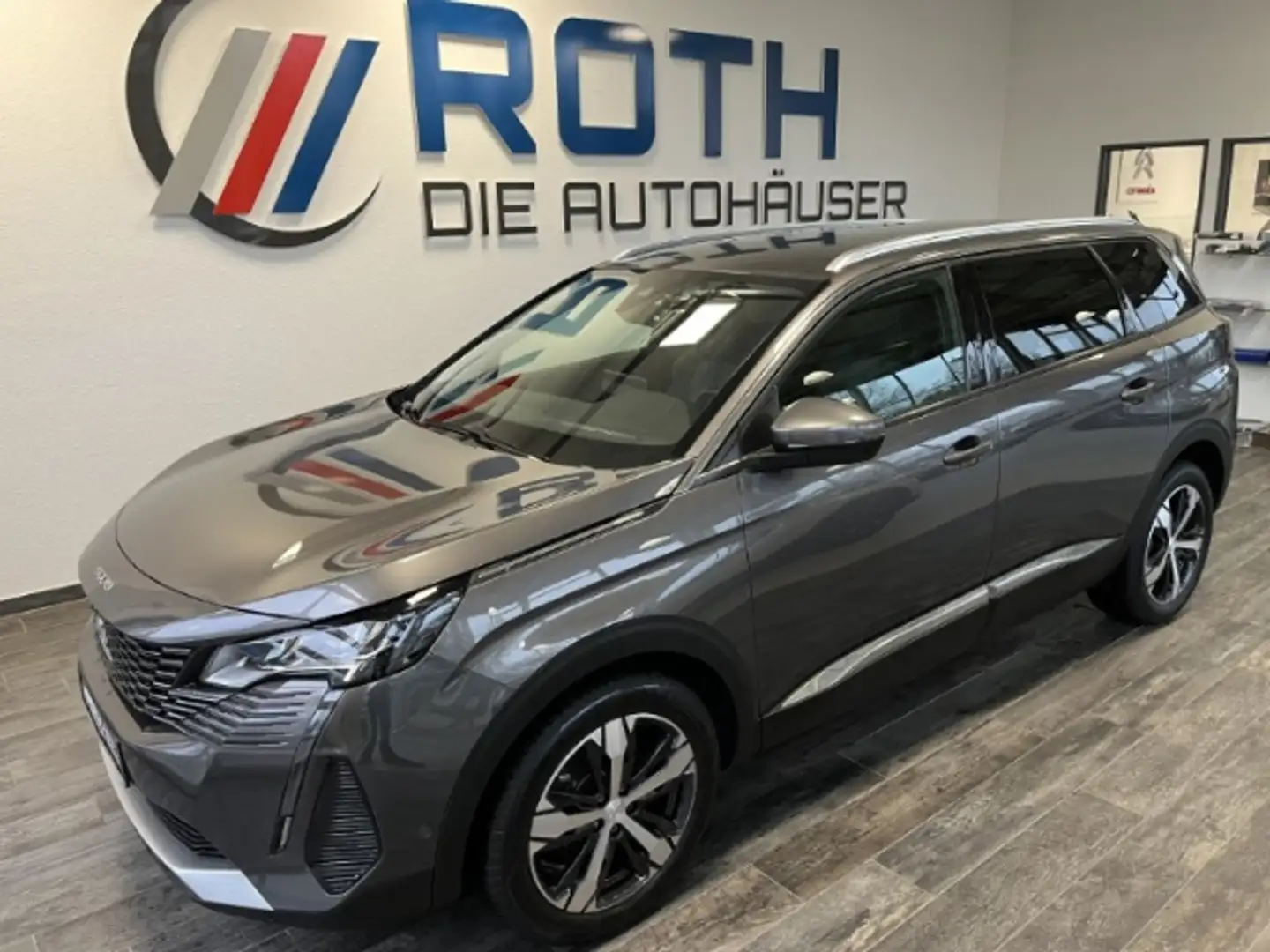 Peugeot 5008 PureTech 130 Allure 7-Sitze Navi SHZ Klimaautom Grey - 1