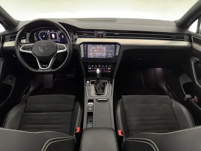 Volkswagen Passat view 2