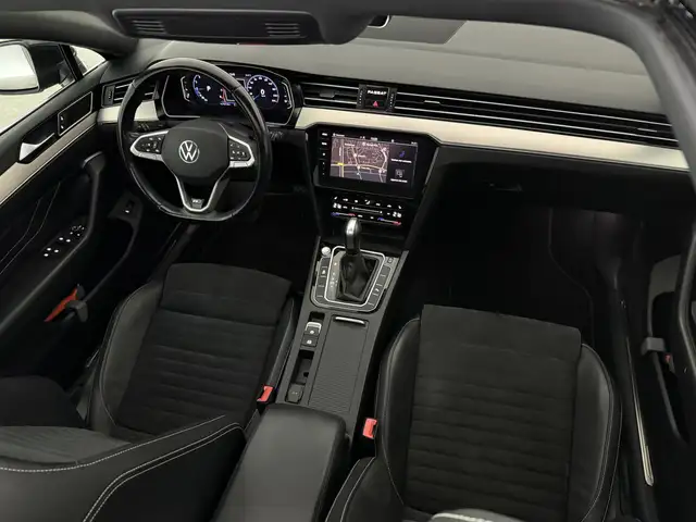 Volkswagen Passat view 14