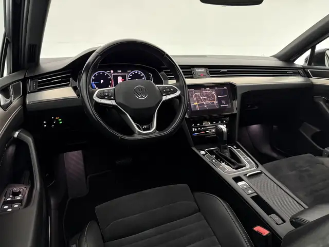 Volkswagen Passat view 13